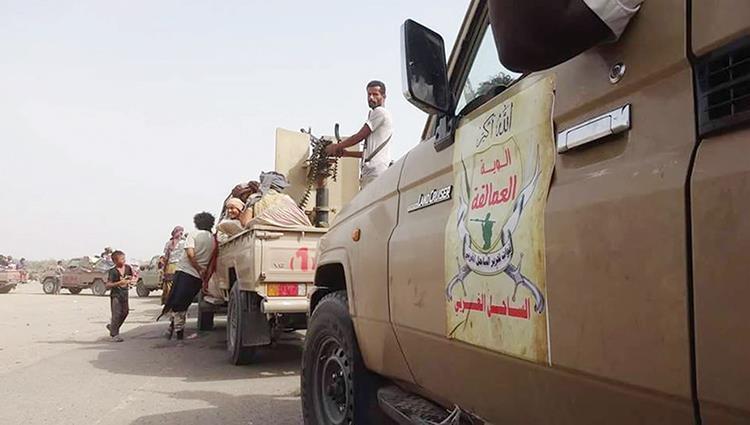 ألوية العمالقة والحزام الأمني المرابطة في جبهة تورصة بالأزارق تشن هجوما على المليشيات الحوثية