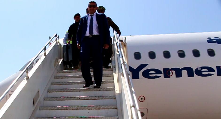 ال﻿محافظ”محروس” يصل سقطرى بعد زيارة رسمية لدولة رئيس الوزراء في العاصمة عدن